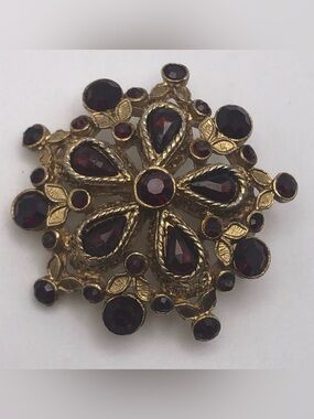Vintage Sphinx Signed A555 Red Rhinestone Etruscan Rosette Brooch